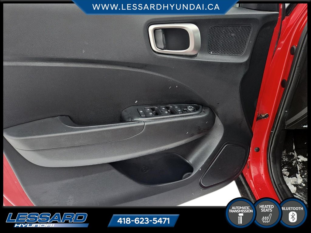 2021 Hyundai Venue Essential in Québec, Quebec - 11 - w1024h768px