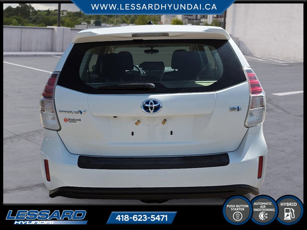 2017 Toyota Prius v in Québec, Quebec - 3 - w1024h768px