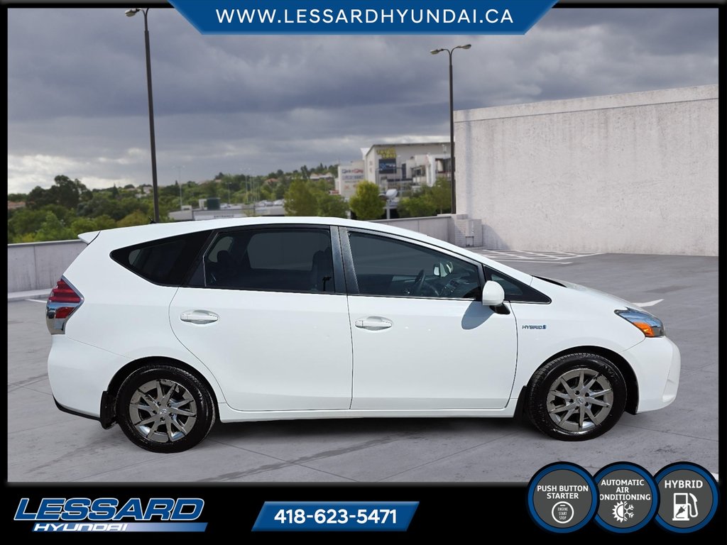 2017 Toyota Prius v in Québec, Quebec - 4 - w1024h768px