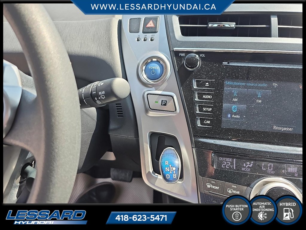 2017 Toyota Prius v in Québec, Quebec - 15 - w1024h768px