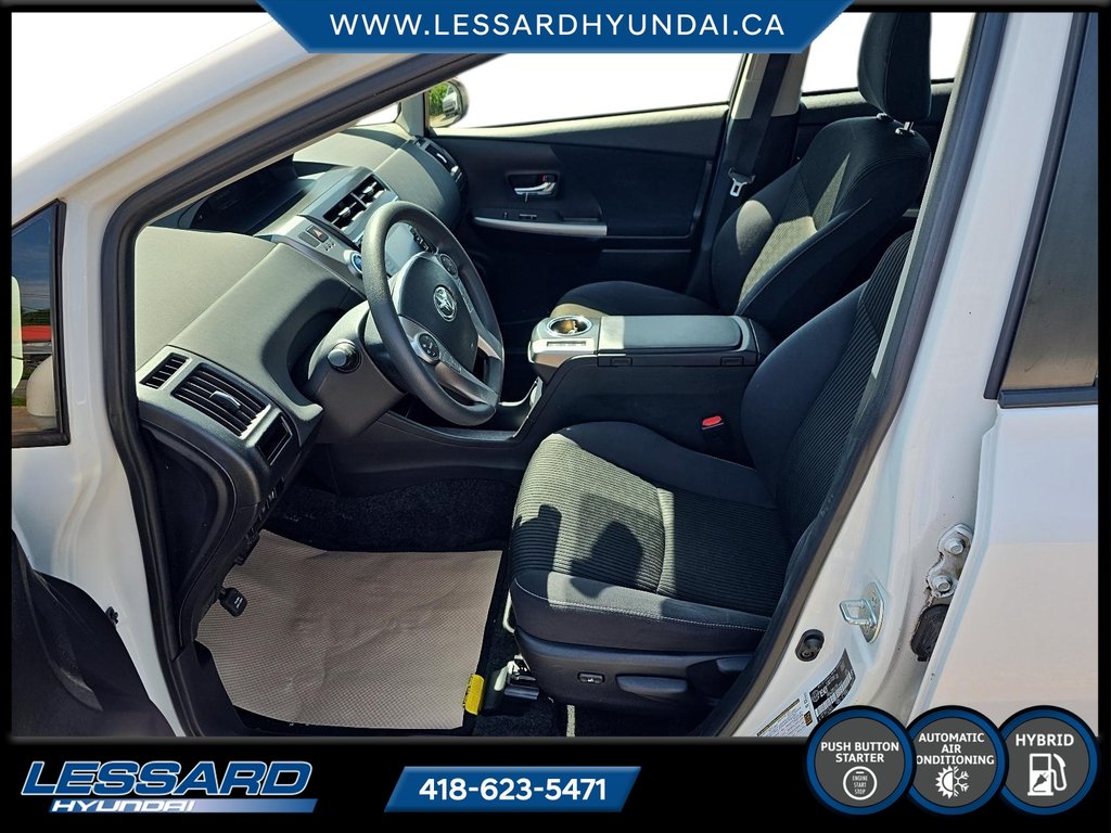 2017 Toyota Prius v in Québec, Quebec - 9 - w1024h768px