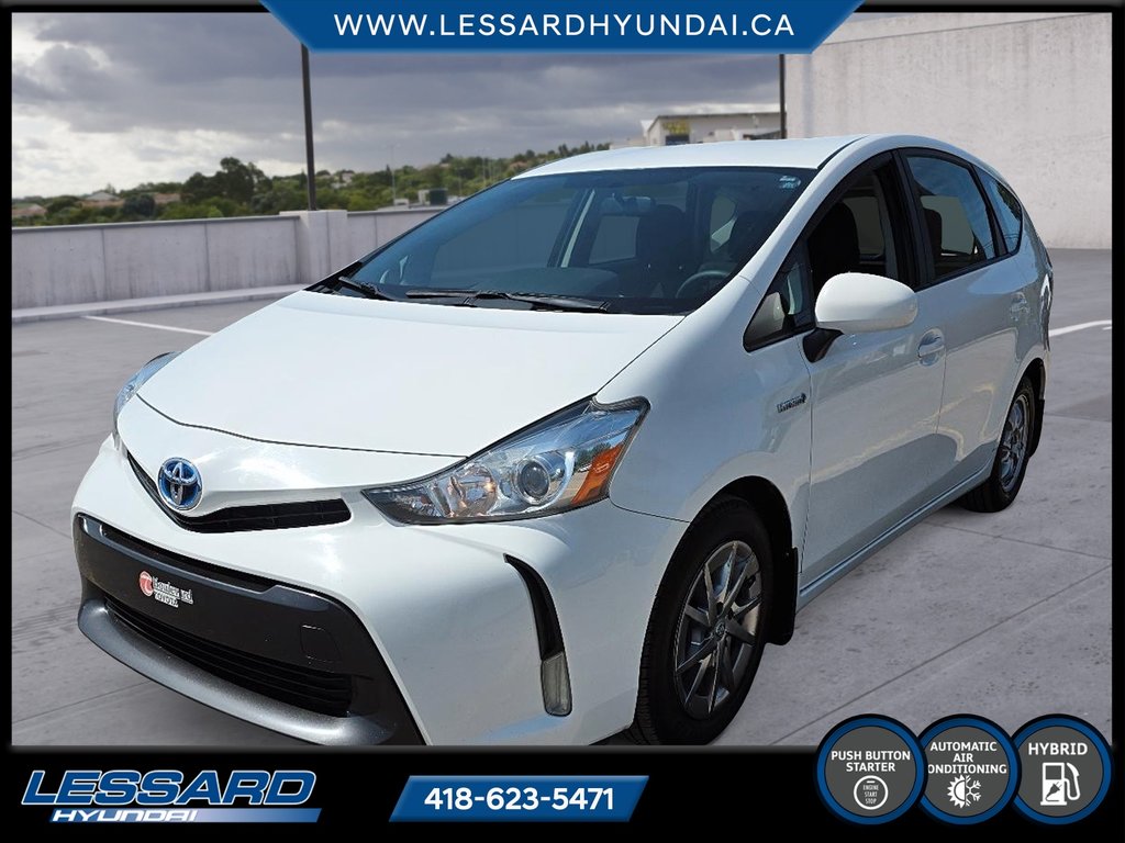 2017 Toyota Prius v in Québec, Quebec - 1 - w1024h768px