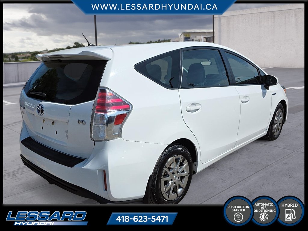 2017 Toyota Prius v in Québec, Quebec - 5 - w1024h768px