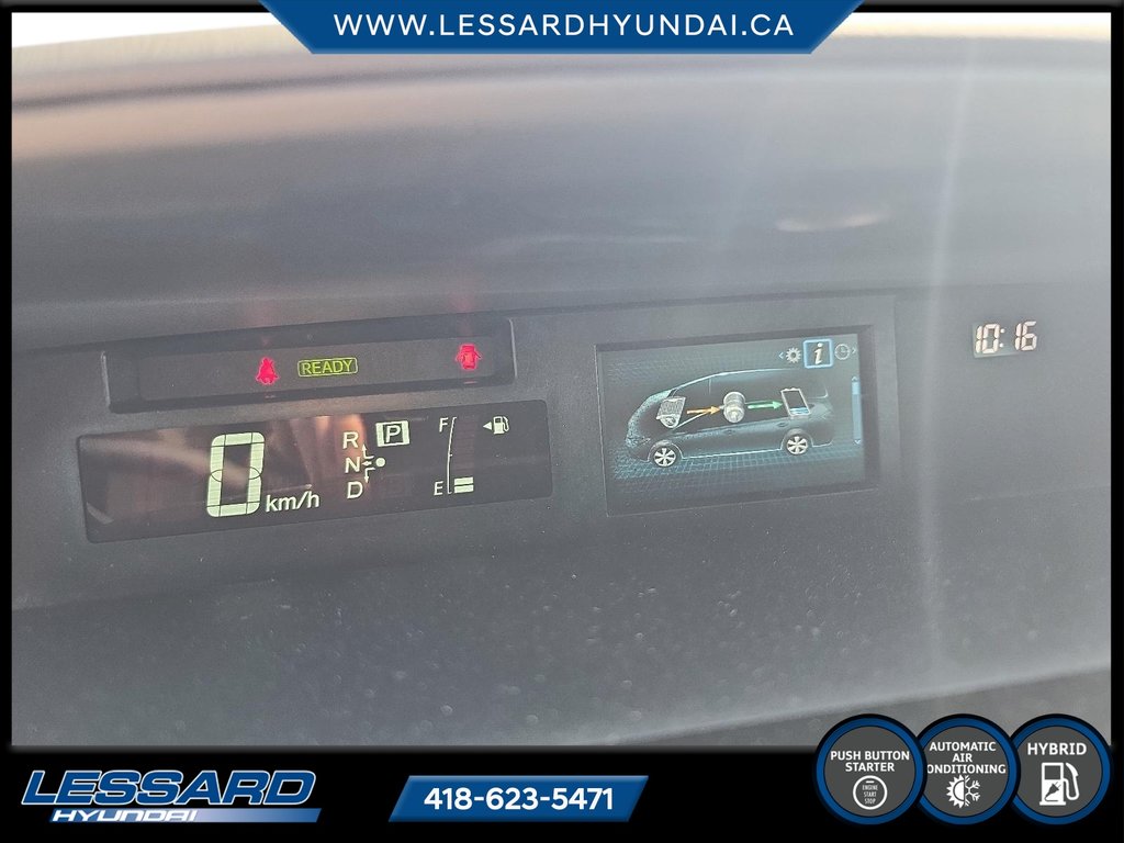 2017 Toyota Prius v in Québec, Quebec - 13 - w1024h768px