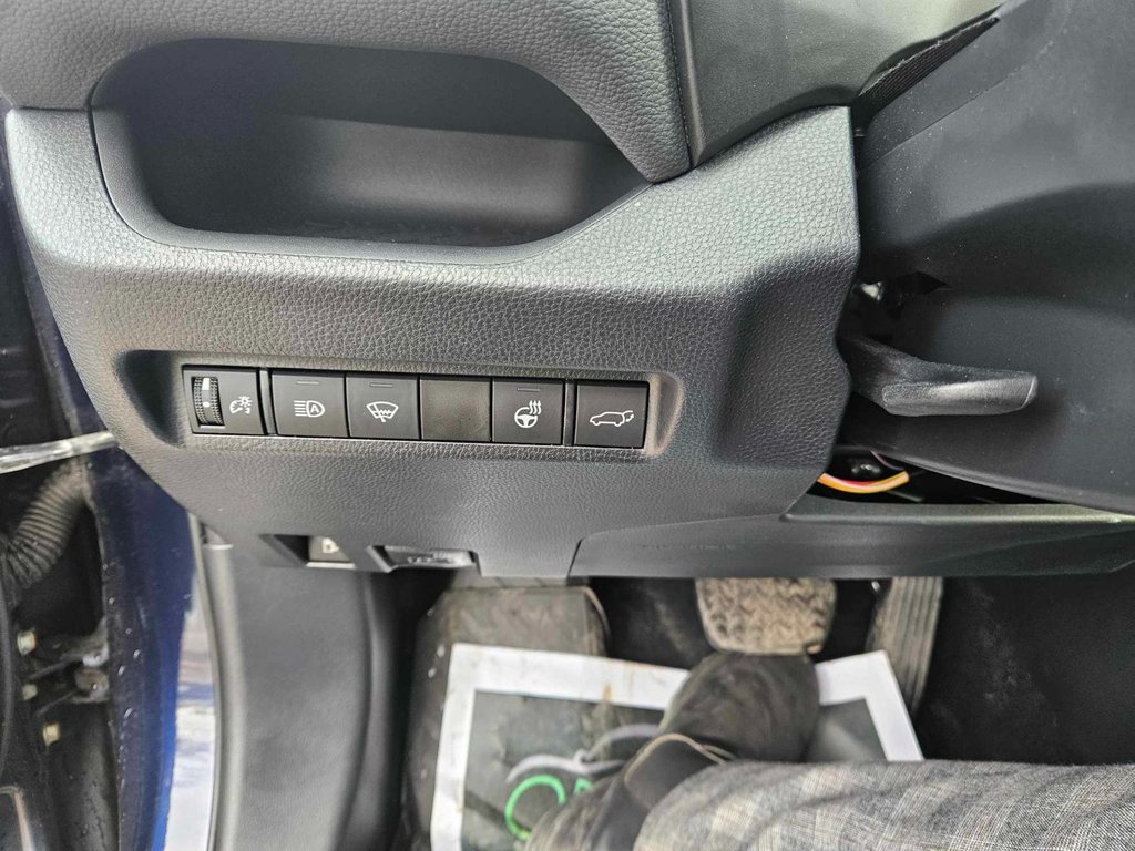 2019 Toyota RAV4 Hybrid XLE awd in Québec, Quebec - 16 - w1024h768px