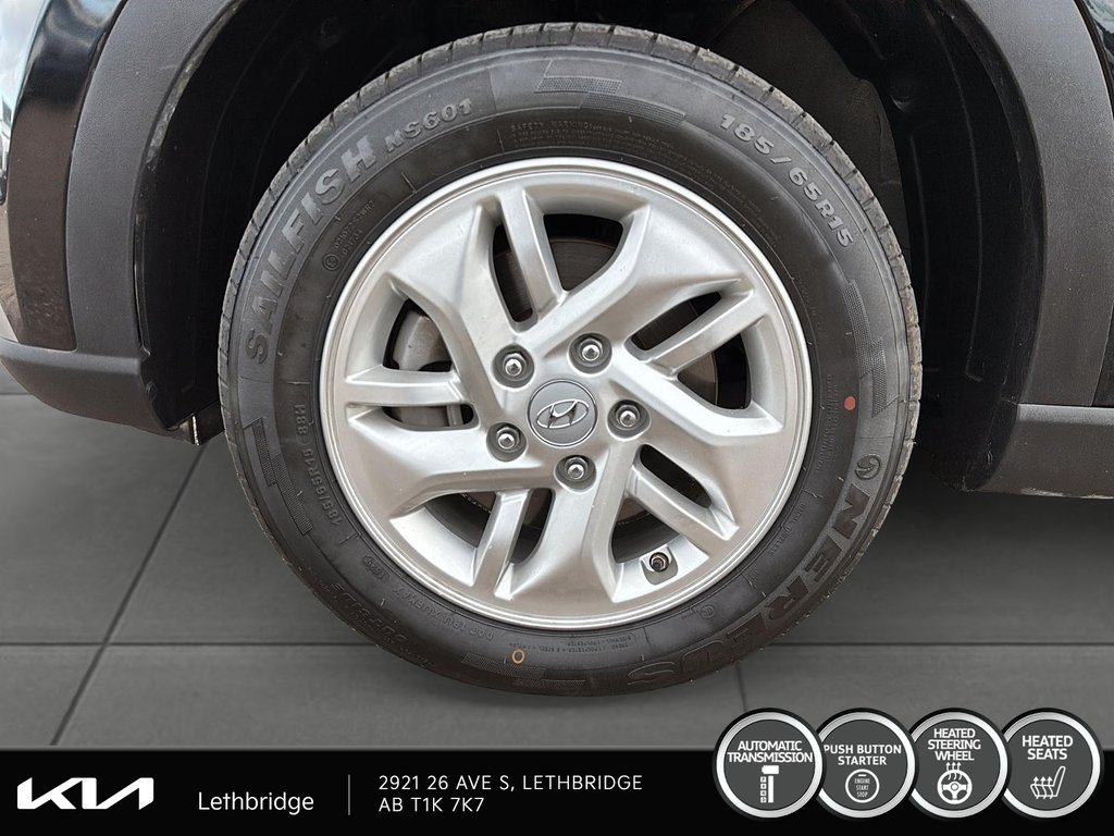 2023 Hyundai Venue Preferred-6