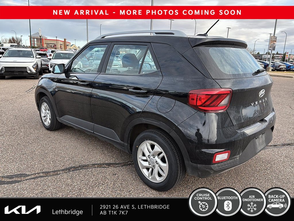 2024 Hyundai Venue Preferred-2