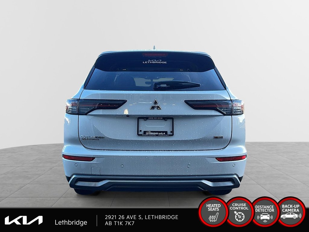 2025 Mitsubishi Outlander LE-2