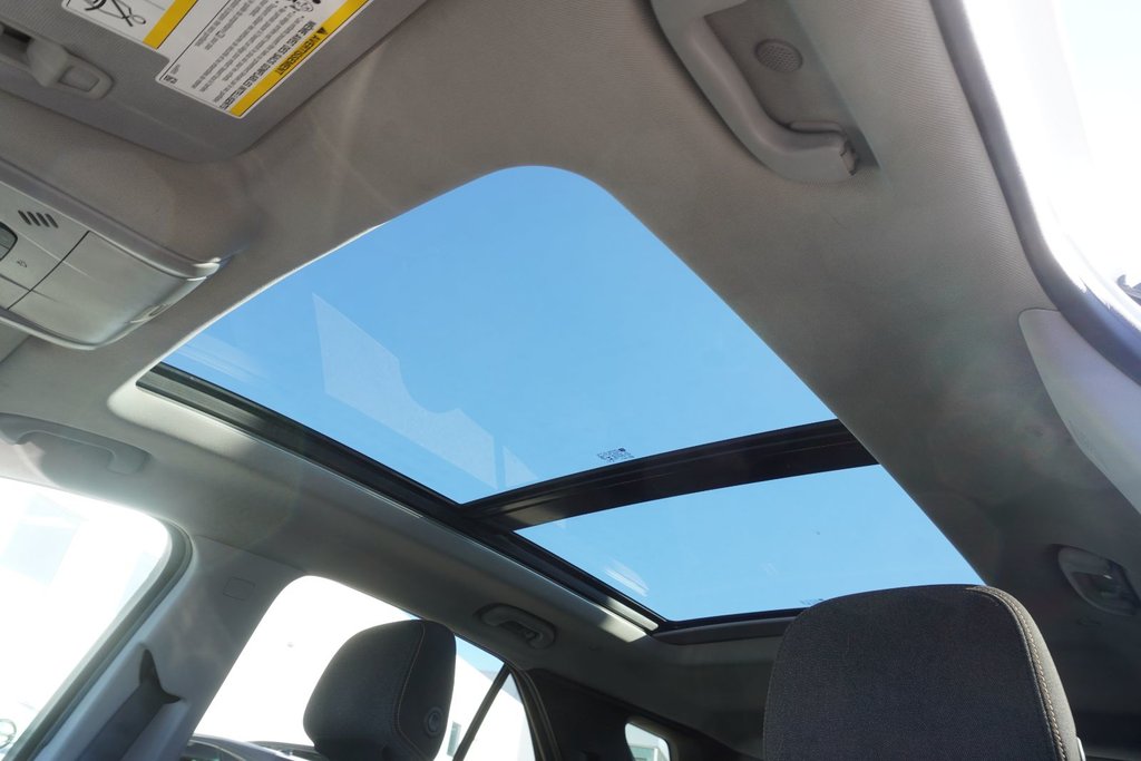 2019 Chevrolet Equinox AWD LT|NAVI|HEATED FRONT SEATS|PANORAMIC|CARPLAY in Ajax, Ontario at Lexus of Lakeridge - 7 - w1024h768px