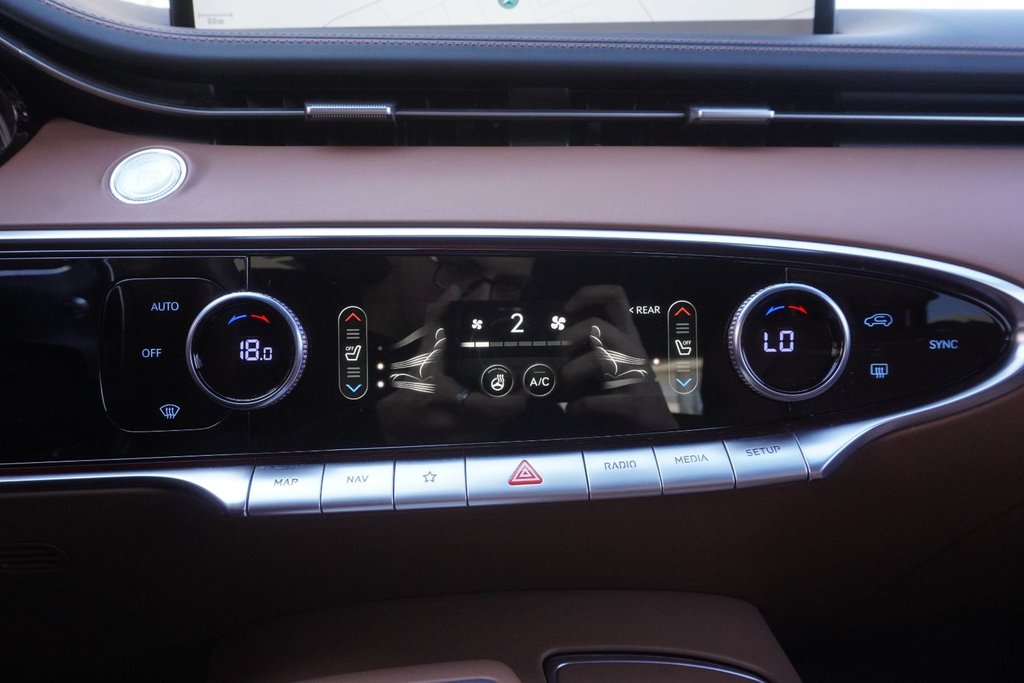 2022 GENESIS GV70 ADVANCED AWD|PANORAMIC|NAVI|H/V FRONT SEATS in Ajax, Ontario at Lexus of Lakeridge - 7 - w1024h768px