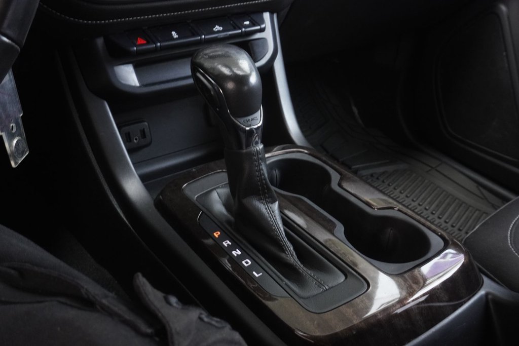 2022 GMC Canyon CREW 4X4 ELEVATION SHORT BOX|CARPLAY|7 DISPLAY in Ajax, Ontario at Lakeridge Auto Gallery - 8 - w1024h768px