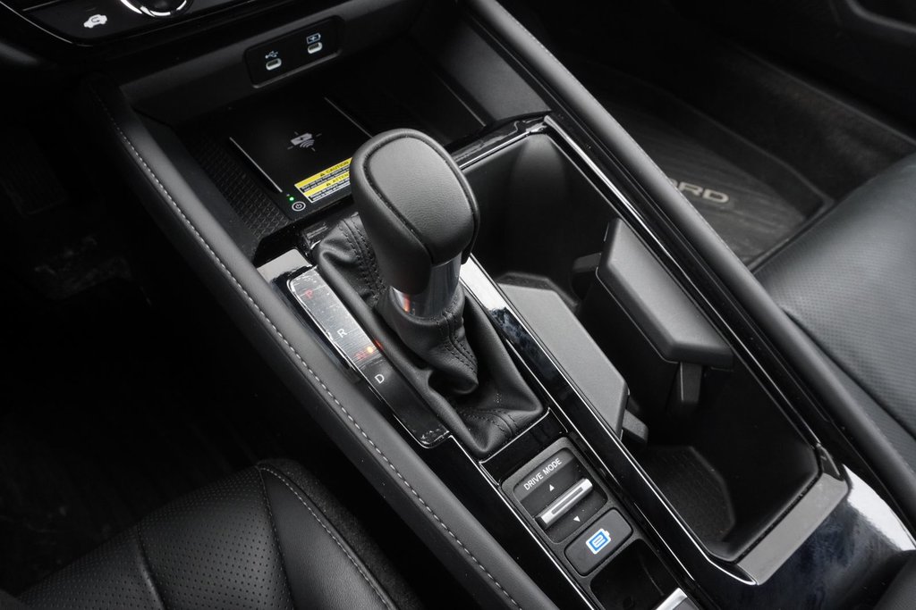 2024 Honda Accord TOURING HYBRID|HUD|CARPLAY|WIRELESS|MOONROOF|BSM in Ajax, Ontario at Lexus of Lakeridge - 6 - w1024h768px