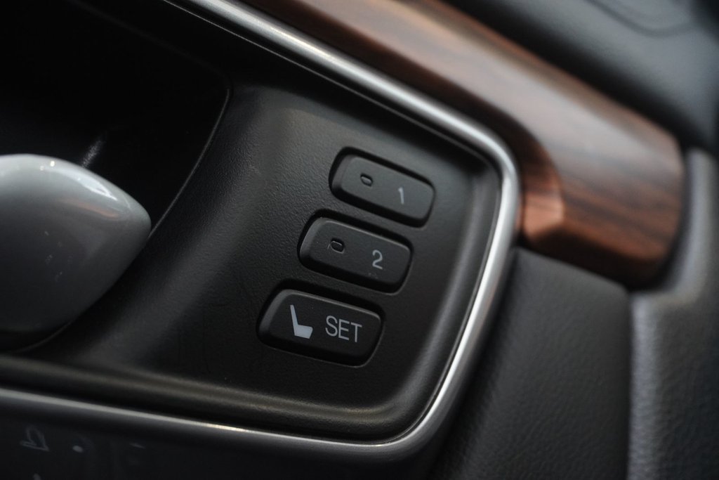2022 Honda CR-V TOURING|NAVI|WIRELESS|PANORAMIC|HEATED FRONT SEATS in Ajax, Ontario at Lexus of Lakeridge - 3 - w1024h768px