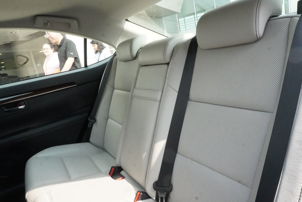 2013 Lexus ES 350 LEATHER & NAV|H/V FRONT SEATS|MOONROOF|H/STEERING in Ajax, Ontario at Lexus of Lakeridge - 11 - w1024h768px