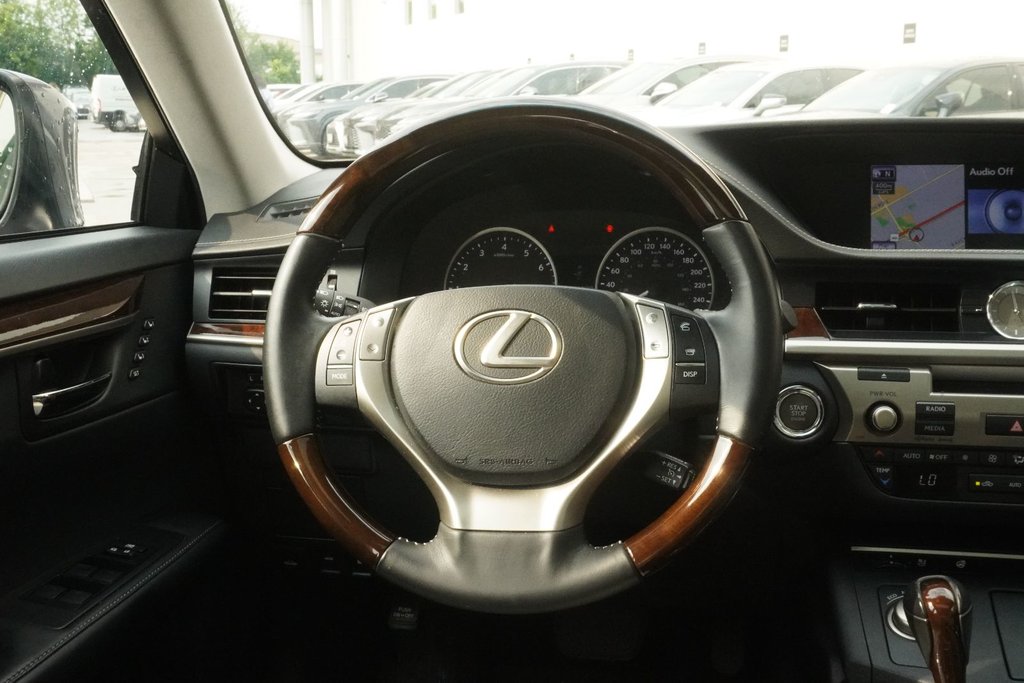 2013 Lexus ES 350 LEATHER & NAV|H/V FRONT SEATS|MOONROOF|H/STEERING in Ajax, Ontario at Lexus of Lakeridge - 13 - w1024h768px