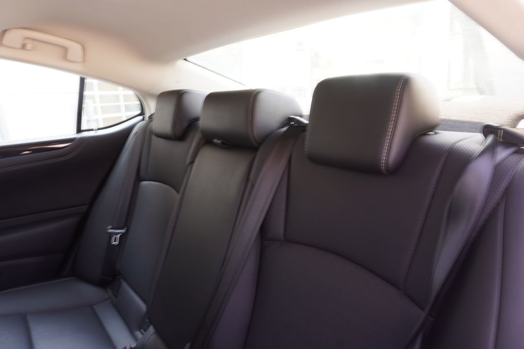 2019 Lexus ES 350 PREMIUM|MOONROOF|CARPLAY|H/C SEATS|NAVI|B/SPOT in Ajax, Ontario at Lexus of Lakeridge - 15 - w1024h768px