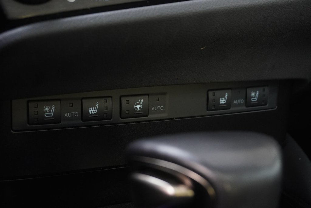 2023 Lexus ES 250 AWD PREMIUM|WIRELESS|MOONROOF|H/V FRONT SEATS in Ajax, Ontario at Lexus of Lakeridge - 11 - w1024h768px