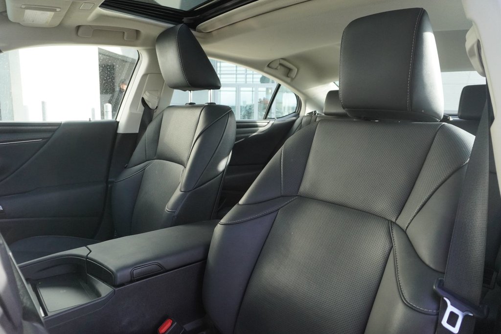 2023 Lexus ES 350 FSPORT DESIGN|MOONROOF|CARPLAY|H/V FRONT SEATS in Ajax, Ontario at Lexus of Lakeridge - 9 - w1024h768px