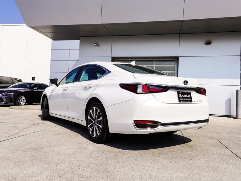 2024 Lexus ES 250 AWD in Ajax, Ontario at Lakeridge Auto Gallery - 19 - w1024h768px