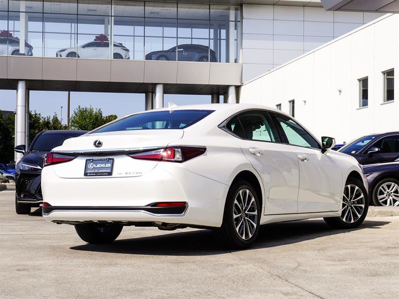 2024 Lexus ES 250 in Ajax, Ontario at Lexus of Lakeridge - 21 - w1024h768px