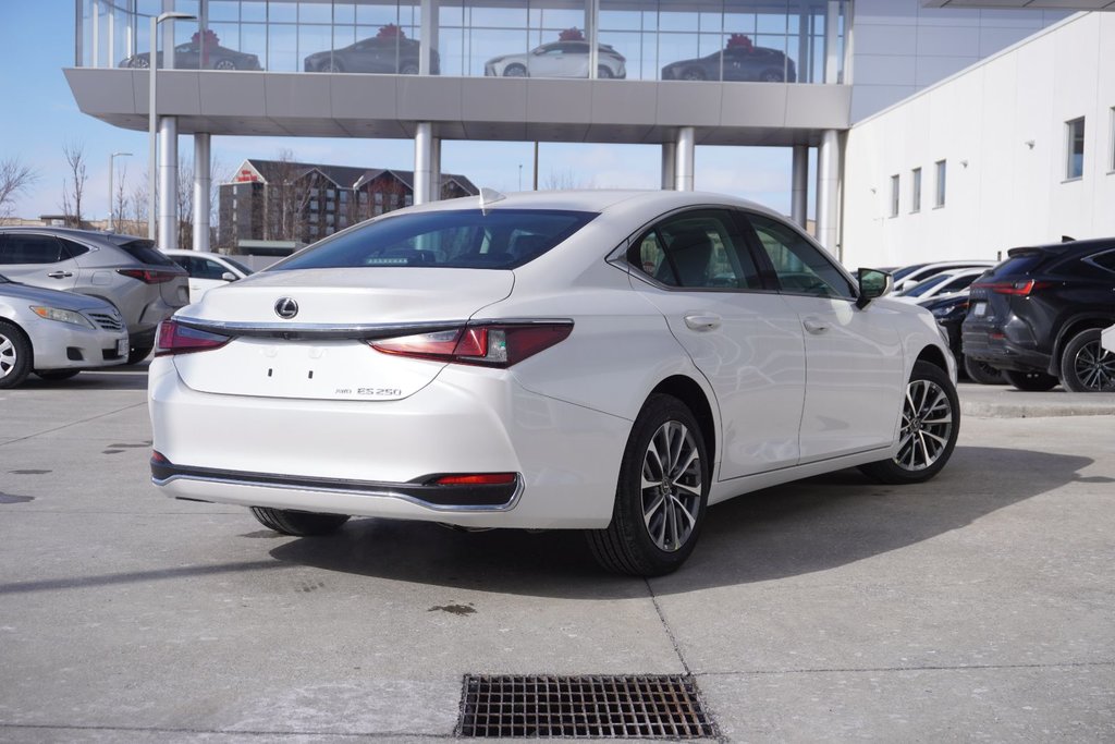 2025 Lexus ES 250 AWD SIGNATURE|MOONROOF|H/V FRONT SEATS|LED in Ajax, Ontario at Lakeridge Auto Gallery - 18 - w1024h768px