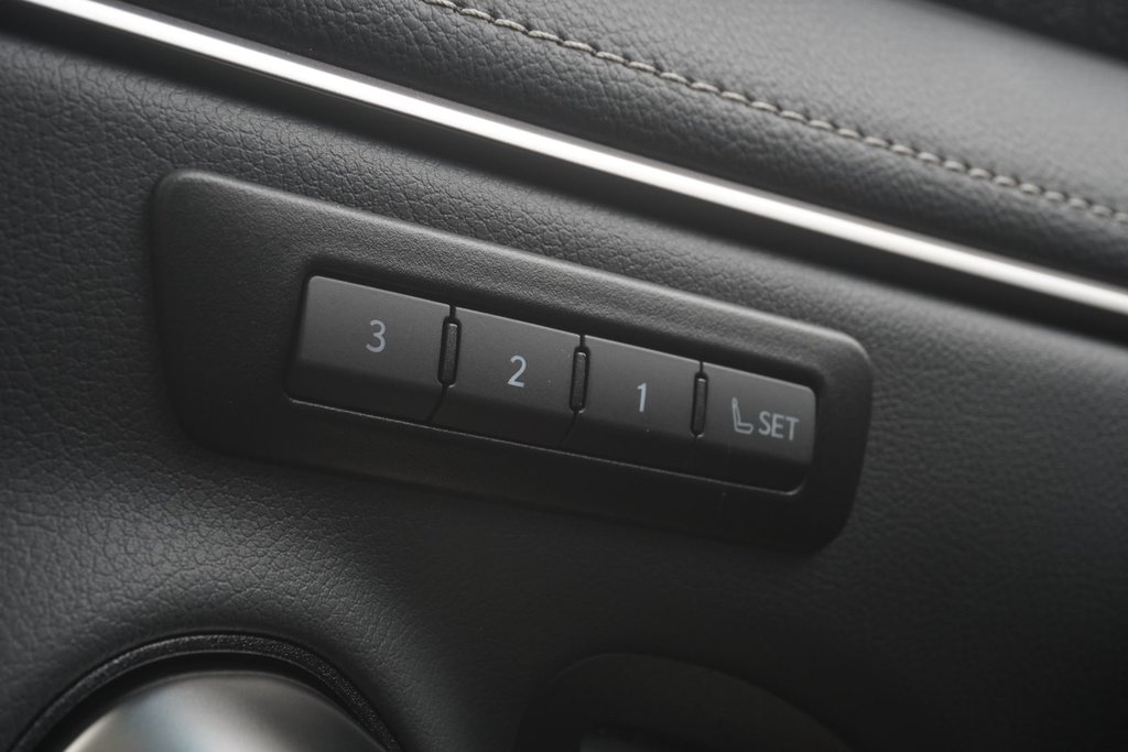 2025 Lexus ES 300h LUXURY in Ajax, Ontario at Lexus of Lakeridge - 3 - w1024h768px