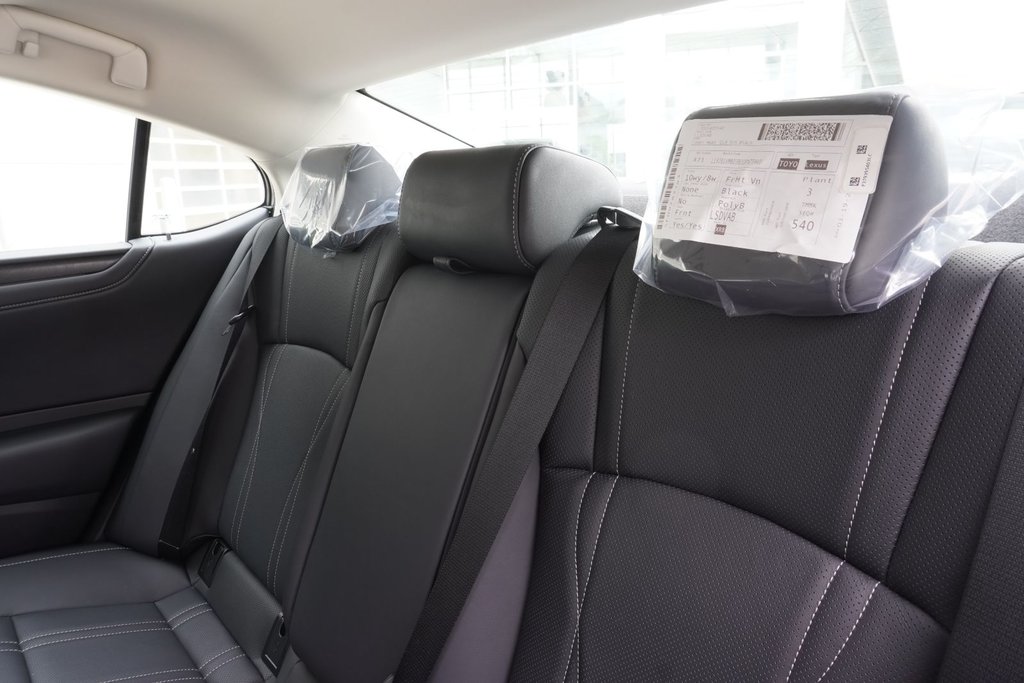 2025 Lexus ES 300h LUXURY in Ajax, Ontario at Lexus of Lakeridge - 17 - w1024h768px