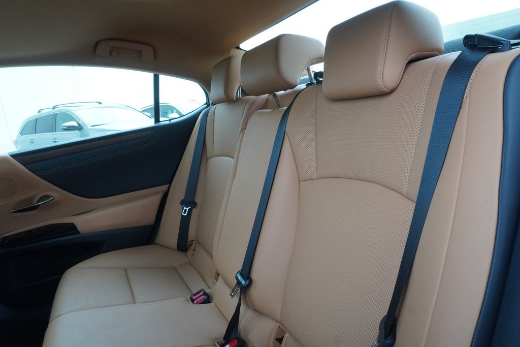 2025 Lexus ES 350 FSPORT DESIGN|BLINDSPOT|NAVI|MOONROOF in Ajax, Ontario at Lexus of Lakeridge - 11 - w1024h768px