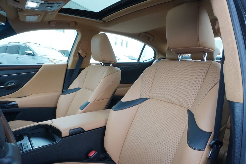 2025 Lexus ES 350 FSPORT DESIGN|BLINDSPOT|NAVI|MOONROOF in Ajax, Ontario at Lexus of Lakeridge - 10 - w1024h768px