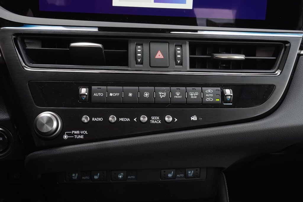 2025 Lexus ES 300h PREMIUM in Ajax, Ontario at Lakeridge Auto Gallery - 8 - w1024h768px
