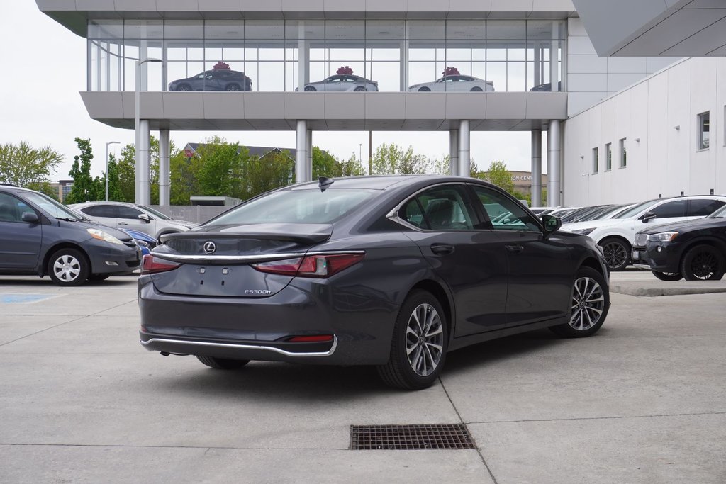 2025 Lexus ES 300h PREMIUM in Ajax, Ontario at Lakeridge Auto Gallery - 21 - w1024h768px