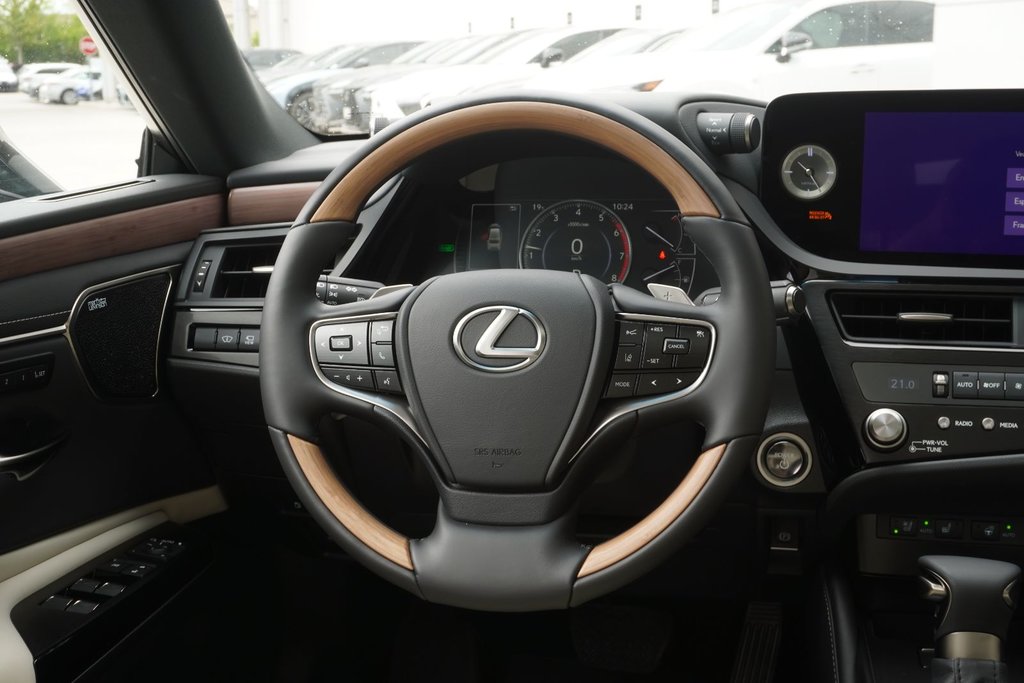 2025 Lexus ES 300h ULTRA LUXURY|M/LEVINSON|HUD|WIRELESS|MOONROOF in Ajax, Ontario at Lexus of Lakeridge - 20 - w1024h768px