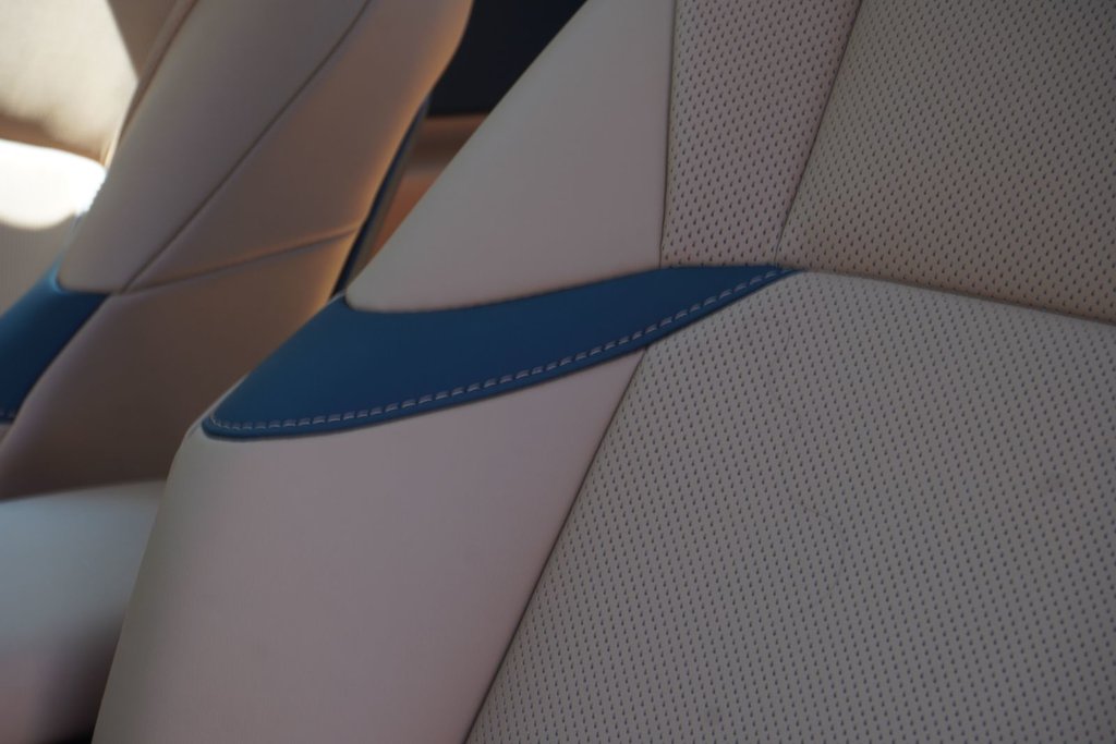 2025 Lexus ES 300h PREMIUM|H/V FRONT SEATS|NAVI|WIRELESS|CARPLAY in Ajax, Ontario at Lakeridge Auto Gallery - 19 - w1024h768px
