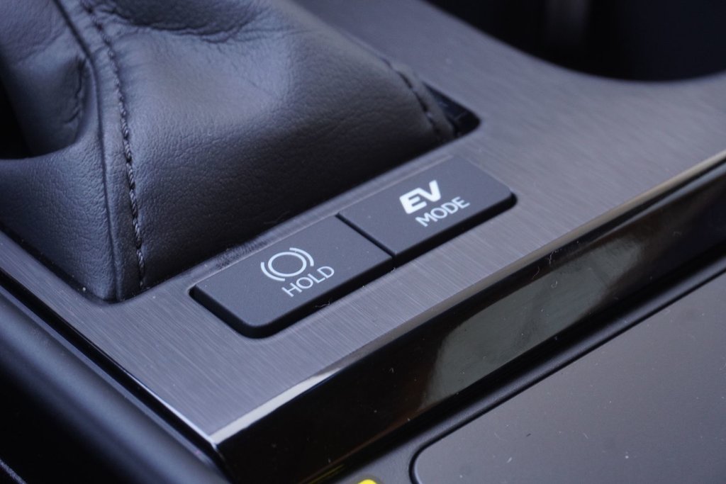 2025 Lexus ES 300h PREMIUM|H/V FRONT SEATS|NAVI|WIRELESS|CARPLAY in Ajax, Ontario at Lakeridge Auto Gallery - 15 - w1024h768px