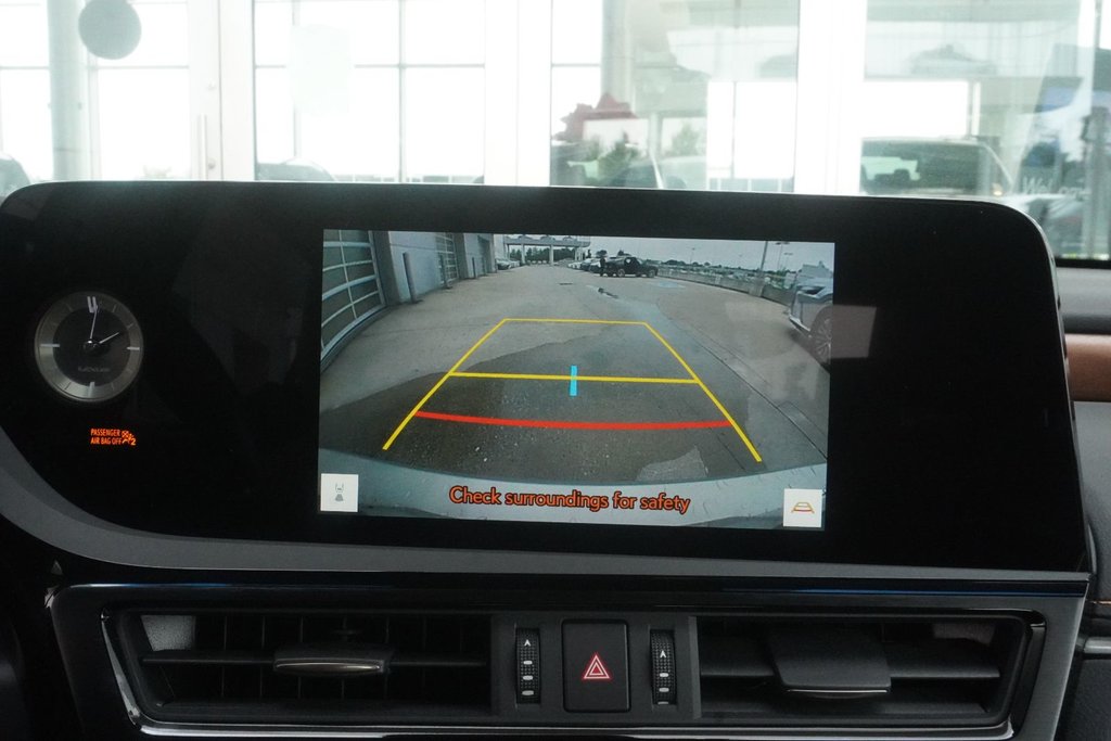 2025 Lexus ES 300h PREMIUM|CARPLAY|BLINDSPOT|H/STEERING|MOONROOF in Ajax, Ontario at Lexus of Lakeridge - 4 - w1024h768px