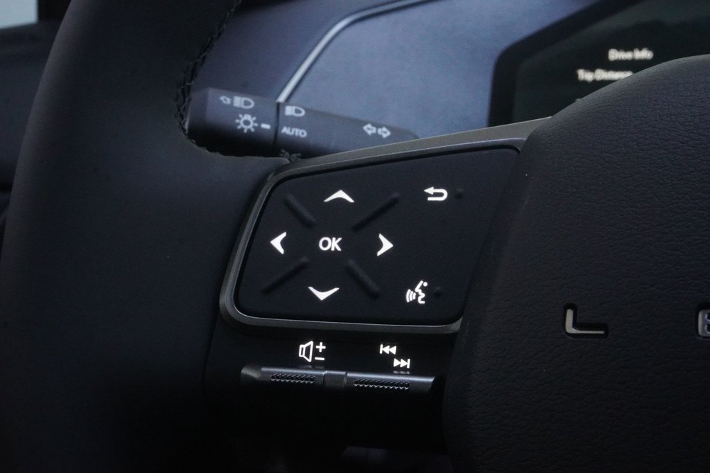 2026 Lexus ES 350e PREMIUM|WIRELESS|CARPLAY|MOONROOF|DASH CAM in Ajax, Ontario at Lexus of Lakeridge - 9 - w1024h768px