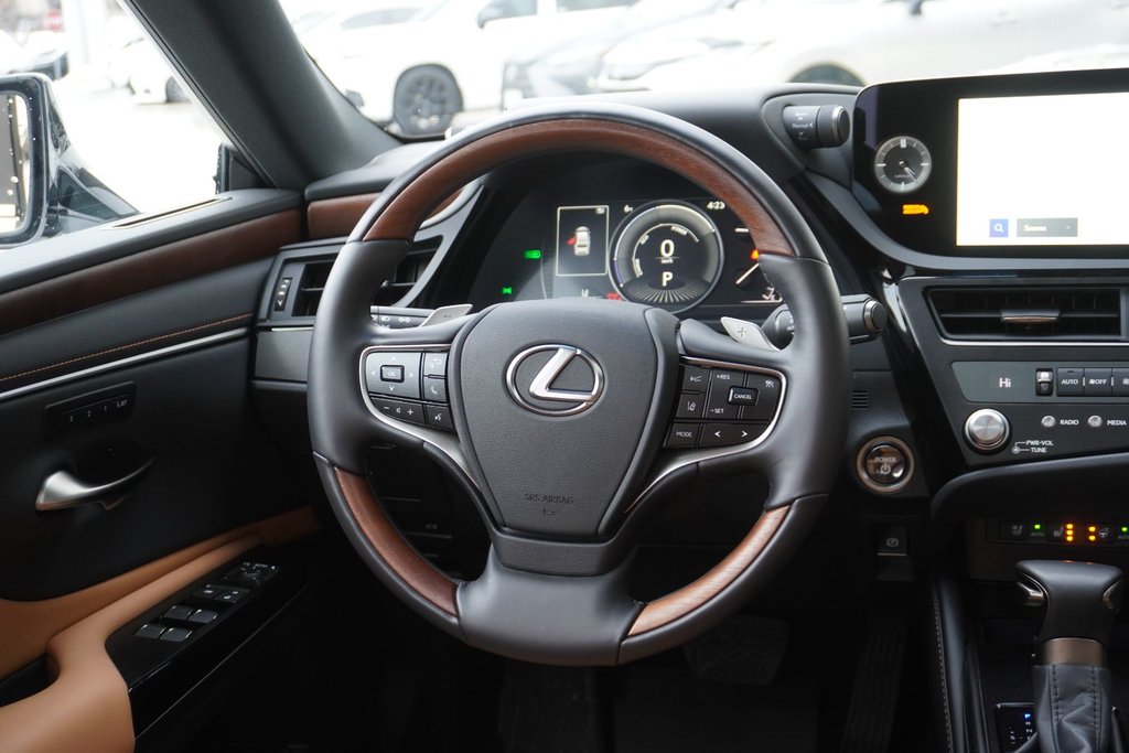 2025 Lexus ES 300h LUXURY|WIRELESS|CARPLAY|H/V FRONT SEATS|MOONROOF in Ajax, Ontario at Lexus of Lakeridge - 14 - w1024h768px
