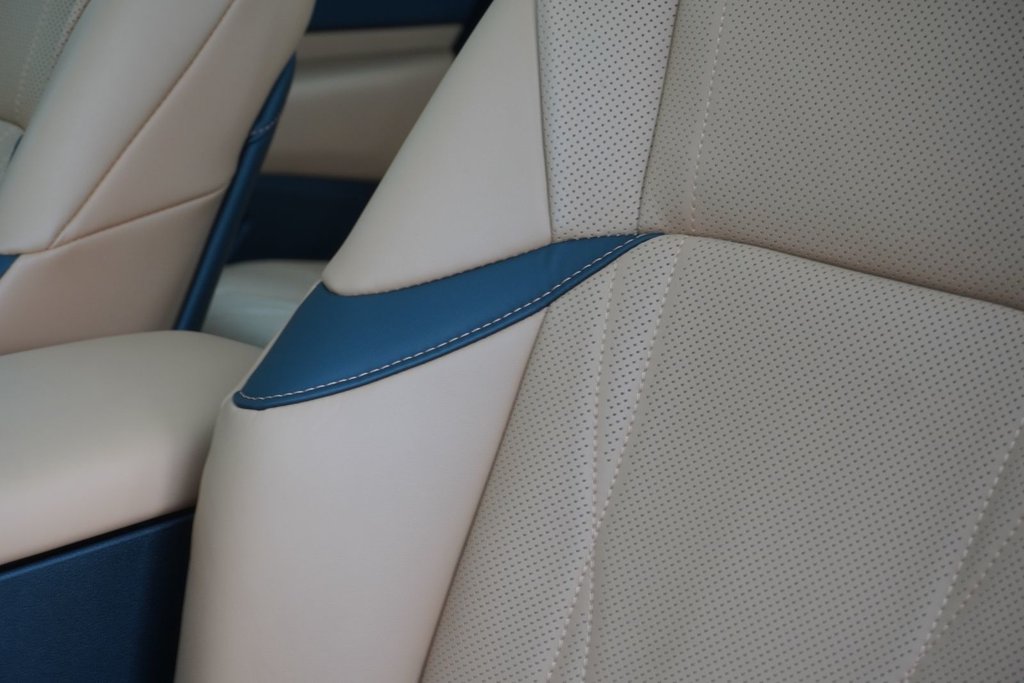 2025 Lexus ES 300h LUXURY|WIRELESS|CARPLAY|H/V FRONT SEATS|MOONROOF in Ajax, Ontario at Lexus of Lakeridge - 11 - w1024h768px