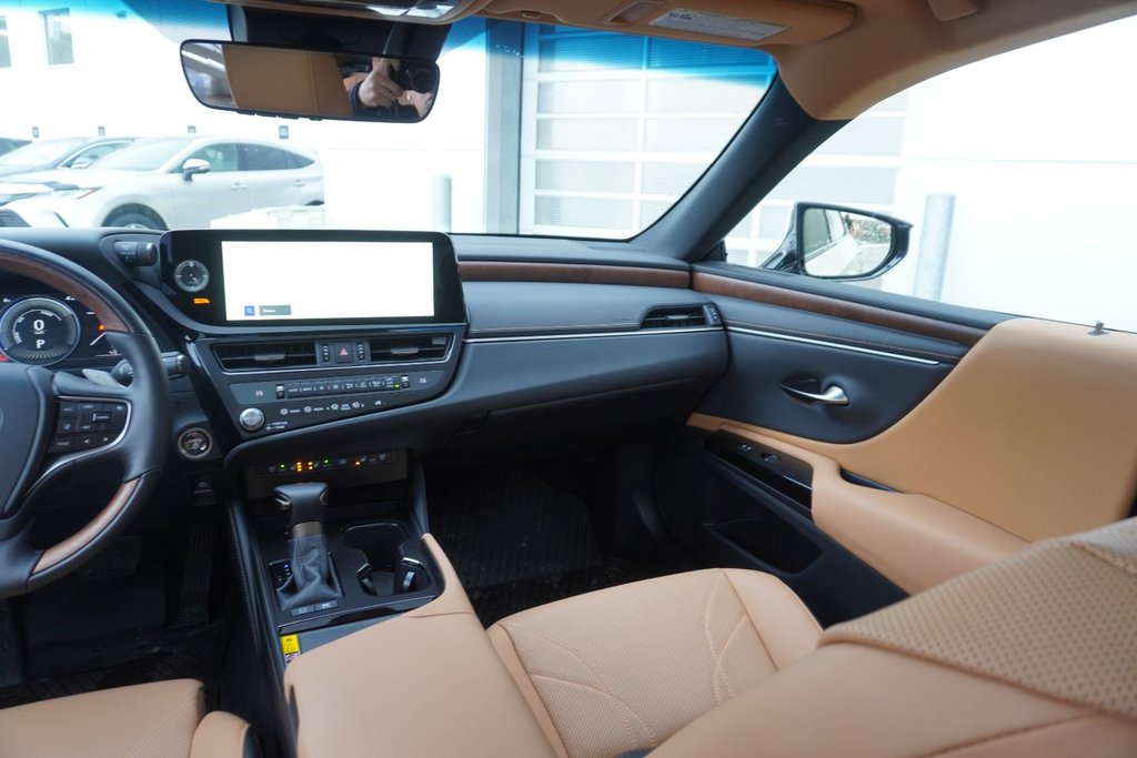 2025 Lexus ES 300h LUXURY|WIRELESS|CARPLAY|H/V FRONT SEATS|MOONROOF in Ajax, Ontario at Lexus of Lakeridge - 16 - w1024h768px