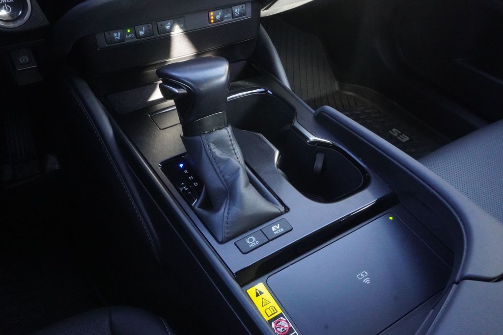 2025 Lexus ES 300h PREMIUM|CARPLAY|BLINDSPOT|H/STEERING|MOONROOF in Ajax, Ontario at Lexus of Lakeridge - 6 - w1024h768px