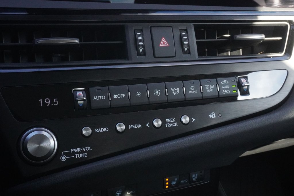 2025 Lexus ES 300h PREMIUM|CARPLAY|BLINDSPOT|H/STEERING|MOONROOF in Ajax, Ontario at Lexus of Lakeridge - 5 - w1024h768px