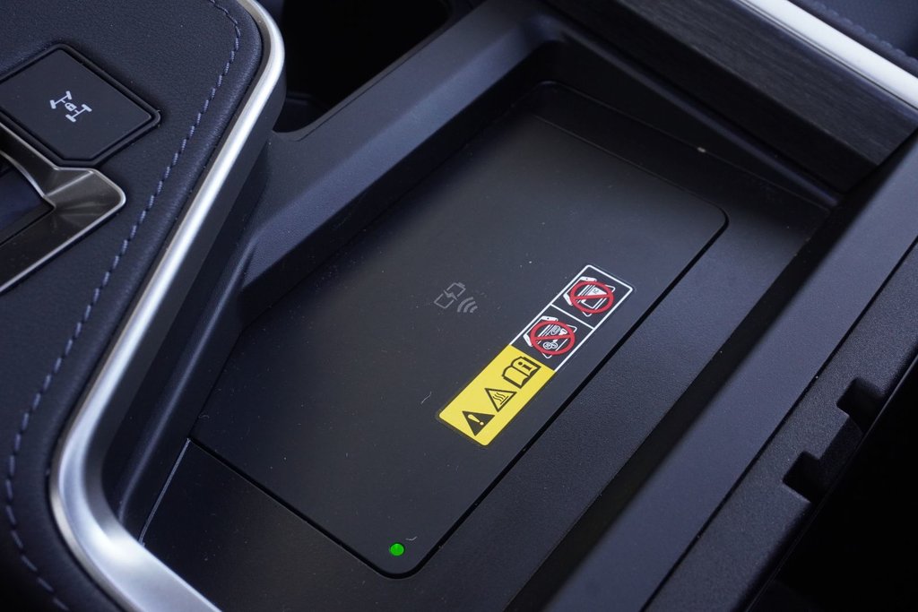 2025 Lexus GX 550 SIGNATURE|ROOF RAILS|14 DISPLAY|WIRELESS| in Ajax, Ontario at Lexus of Lakeridge - 6 - w1024h768px