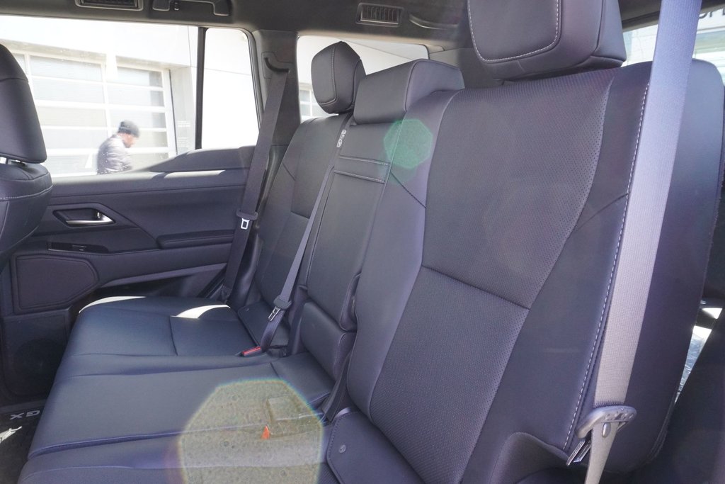 2025 Lexus GX 550 SIGNATURE|ROOF RAILS|14 DISPLAY|WIRELESS| in Ajax, Ontario at Lexus of Lakeridge - 10 - w1024h768px