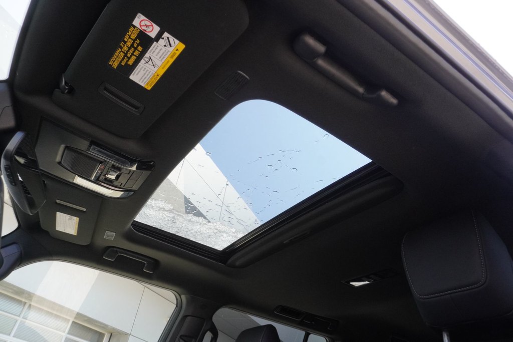 2025 Lexus GX 550 SIGNATURE|ROOF RAILS|14 DISPLAY|WIRELESS| in Ajax, Ontario at Lexus of Lakeridge - 8 - w1024h768px