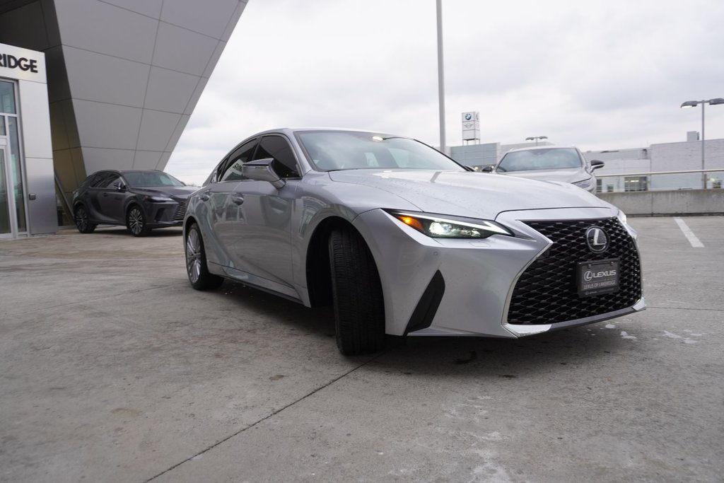 2021 Lexus IS 300 AWD LUXURY|10.3DISPLAY|MOONROOF|NAVI|BLINDSPOT in Ajax, Ontario at Lakeridge Auto Gallery - 18 - w1024h768px