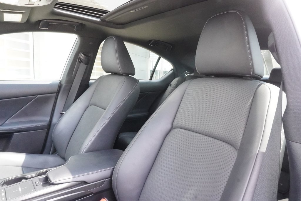 2024 Lexus IS 300 AWD LUXURY|H/V FRONT SEATS|MOONROOF|CARPLAY in Ajax, Ontario at Lexus of Lakeridge - 8 - w1024h768px