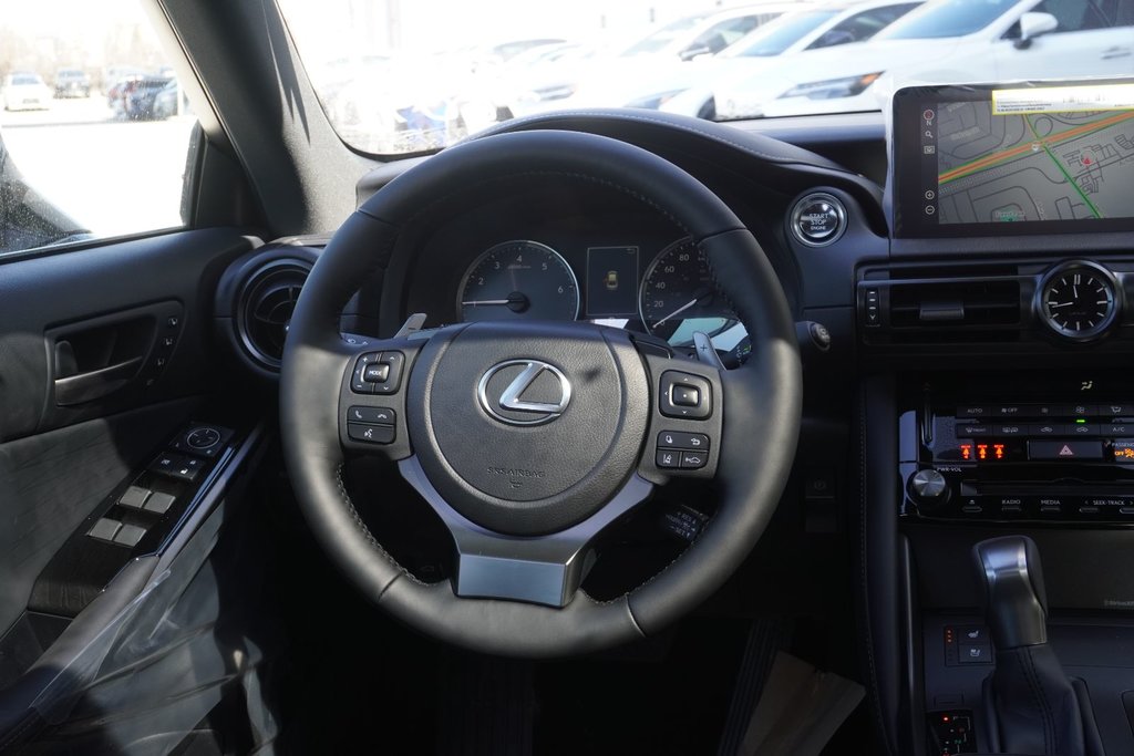 2025 Lexus IS 300 AWD LUXURY|10.3 DISPLAY|NAVI|MOONROOF|B/SPOT in Ajax, Ontario at Lakeridge Auto Gallery - 16 - w1024h768px