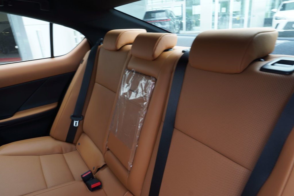 2025 Lexus IS 300 AWD F SPORT DESIGN in Ajax, Ontario at Lakeridge Auto Gallery - 15 - w1024h768px