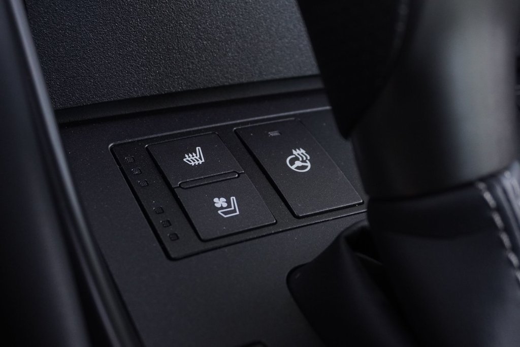 2025 Lexus IS 300 AWD F SPORT 2 in Ajax, Ontario at Lexus of Lakeridge - 10 - w1024h768px
