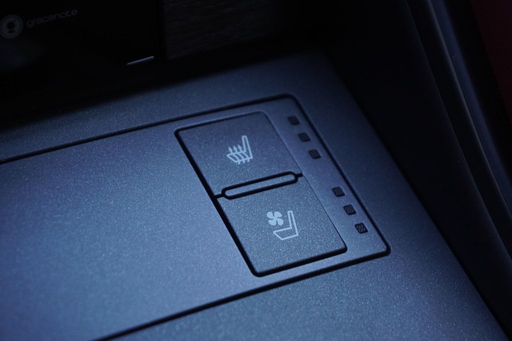 2025 Lexus IS 500 F SPORT PERFORMANCE +|LFA CLUSTER|M/LEVINSON in Ajax, Ontario at Lexus of Lakeridge - 13 - w1024h768px